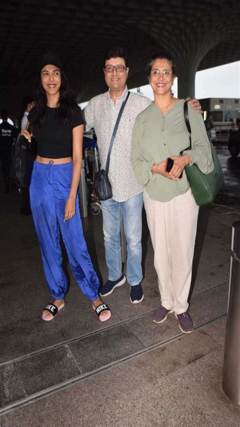 sachin pilgaonkar family photo|Sachin Pilgaonkar Photos and Premium High Res .